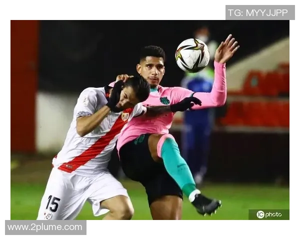 足球明星吊球技巧大揭秘精彩视频分享助你提升球技 足球明星吊球技巧大揭秘精彩视频分享助你提升球技